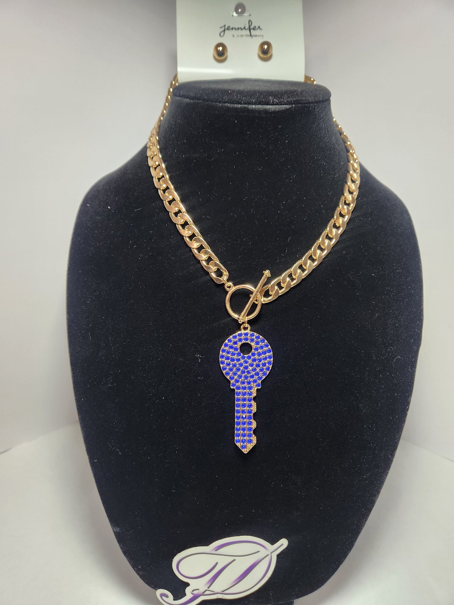 Key Pendant Necklace Set
