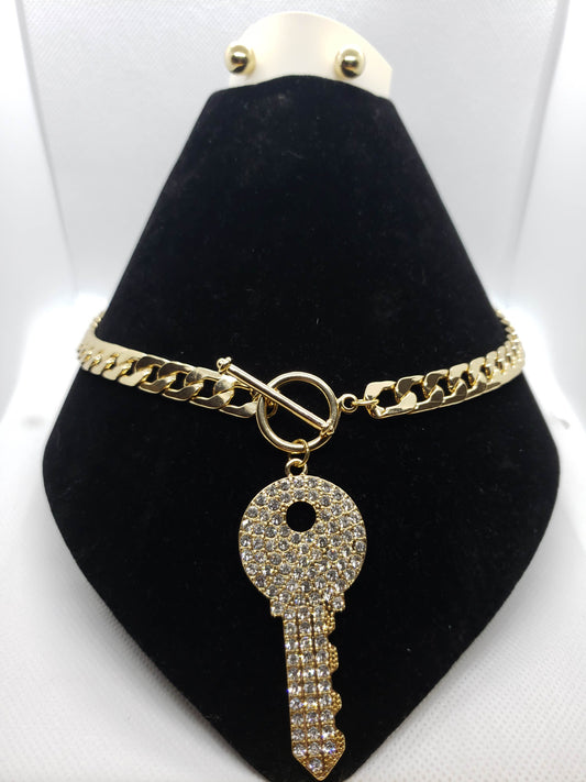Key Pendant Necklace Set